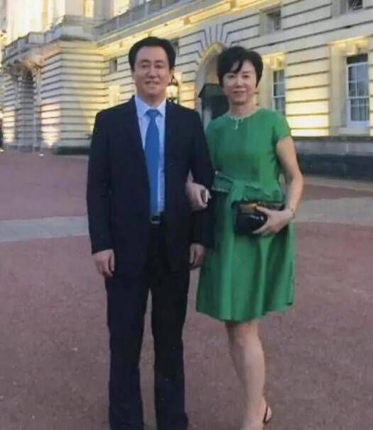 毛利兰被扒开腿做同人